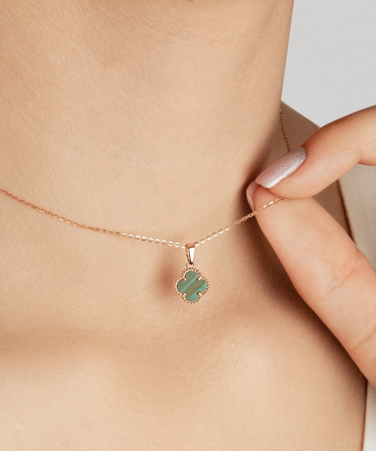 Zelta piekariņš ar malahītu