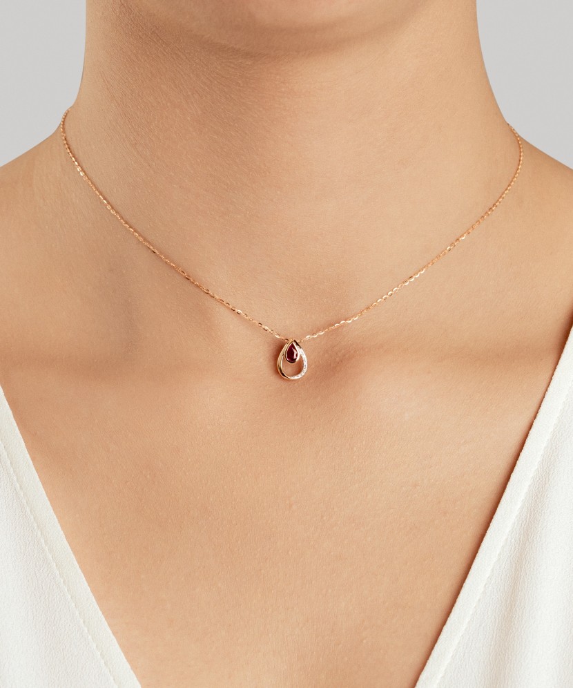 Zelta piekariņš ar rubīnu un briljantiem