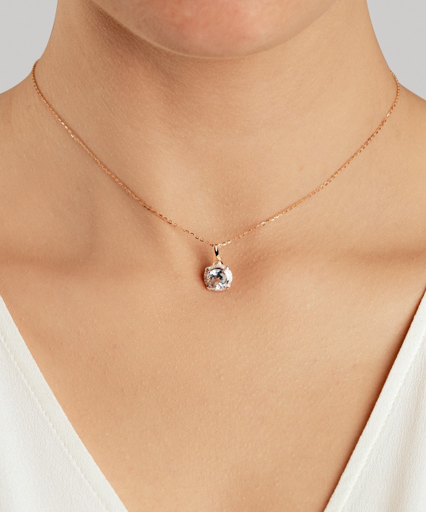 Zelta piekariņš ar topāzu un briljantiem