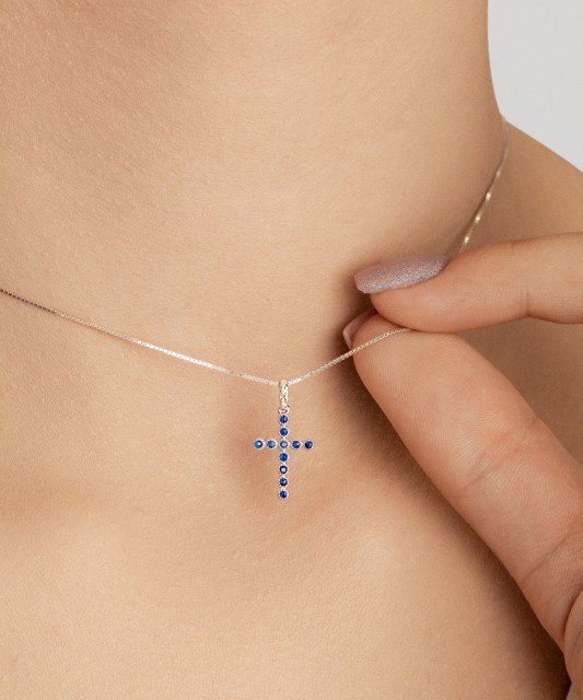 Подвеска из белого золота с сапфирами