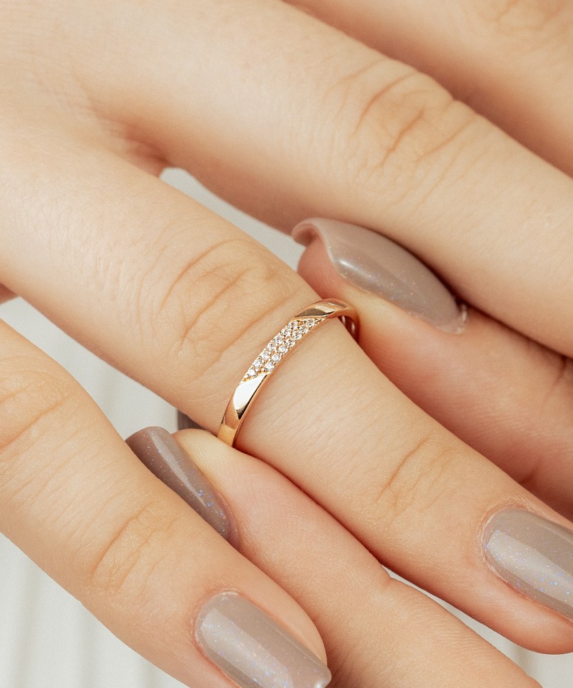 Zelta gredzens ar cirkonijiem