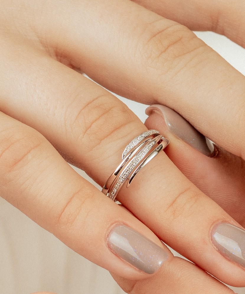 Baltā zelta gredzens ar briljantiem