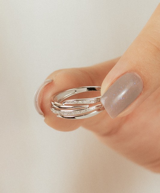 Кольцо из белого золота с бриллиантами