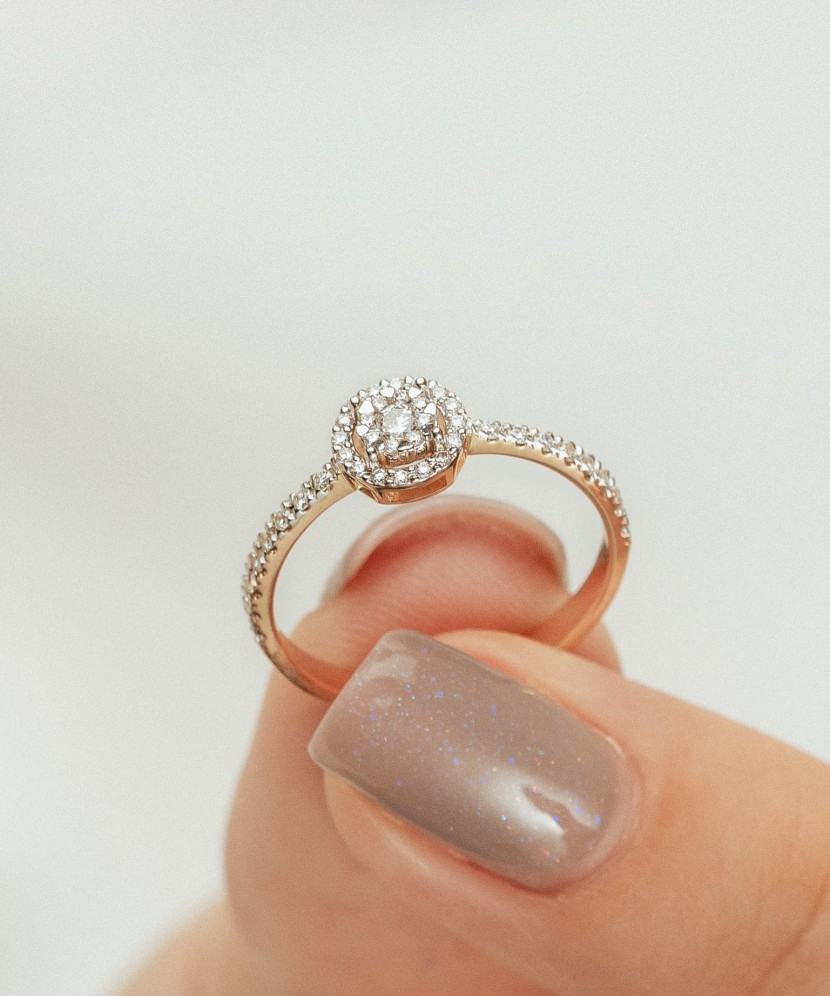 Золотое кольцо с алмазами