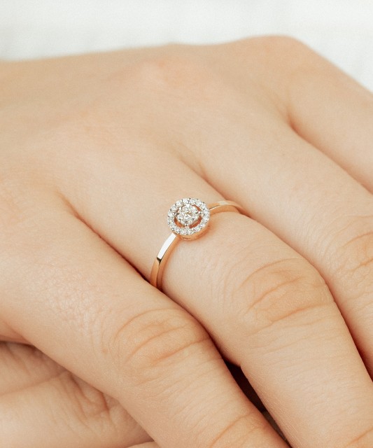 Zelta gredzens ar dimantiem