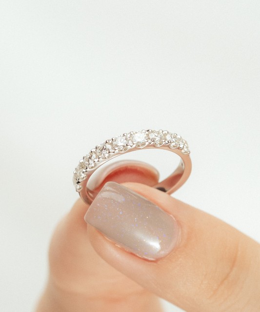 Кольцо из белого золота с бриллиантами (0.78ct)