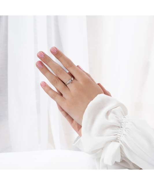 Кольцо из позолоченного серебра с цирконами