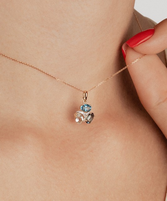 Dzeltenā zelta kulons ar Londonas topāzēm, topāzēm un dimantiem