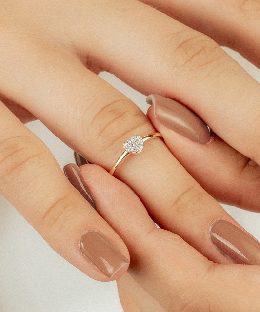 Dzeltena zelta gredzens ar dimantiem