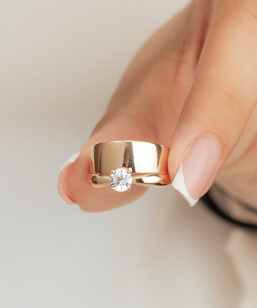 Zelta gredzens ar cirkoniju