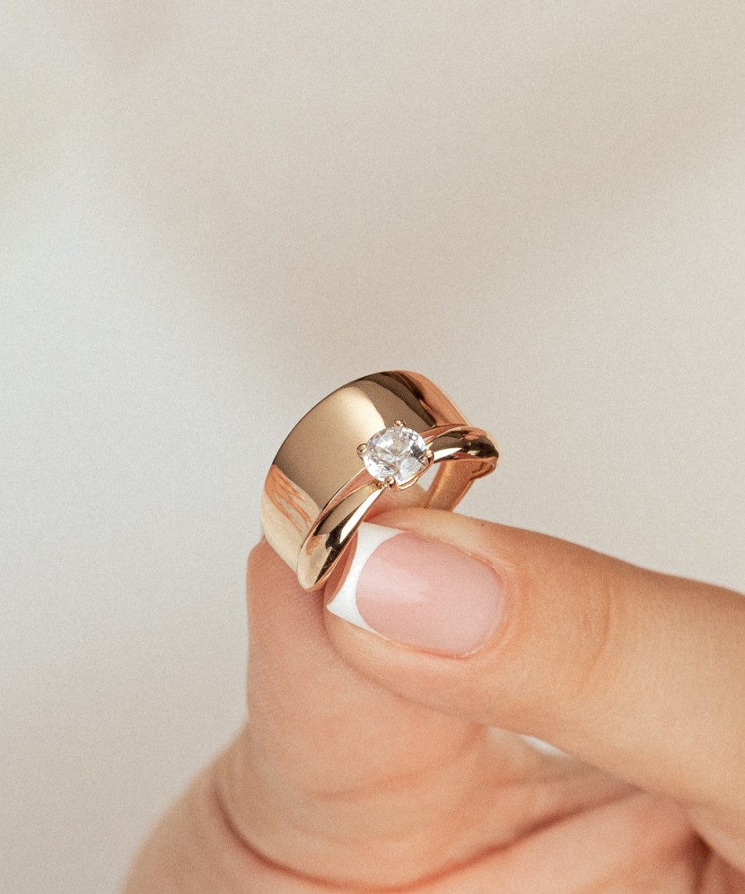 Zelta gredzens ar cirkoniju