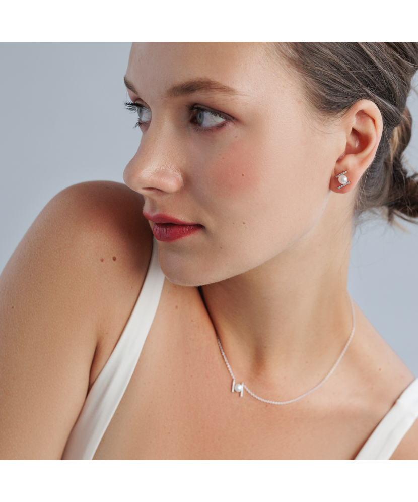 Sudraba ķēdīte ar pērļu piekariņu un cirkonijiem