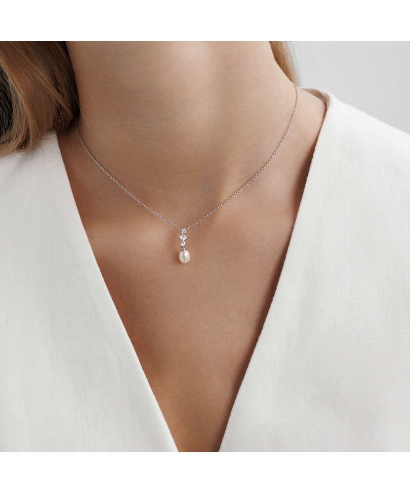 Sudraba ķēdīte ar pērļu piekariņu un cirkonijiem