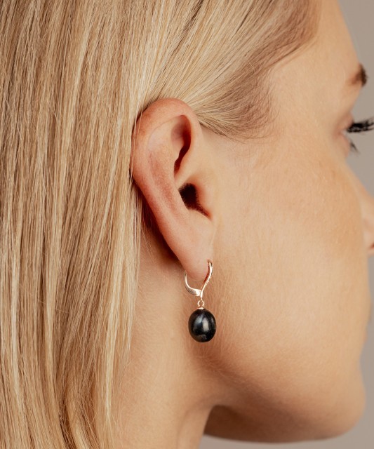 Zelta auskari ar pērlēm