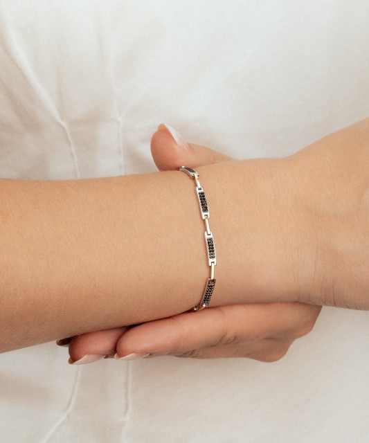 Apzeltīta sudraba rokassprādze ar cirkonijiem