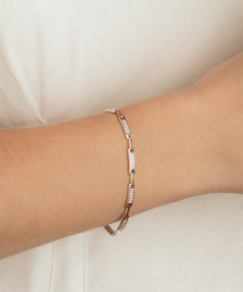 Apzeltīta sudraba rokassprādze ar cirkonijiem