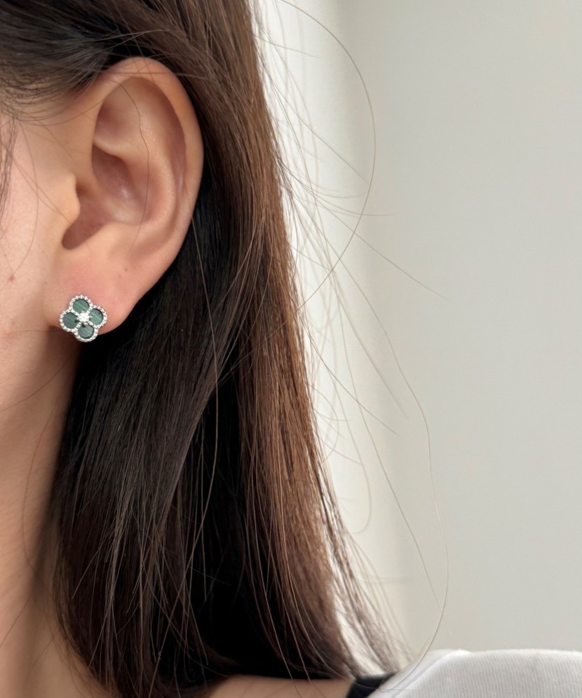 Apzeltīti sudraba auskari ar malahītu un cirkoniem