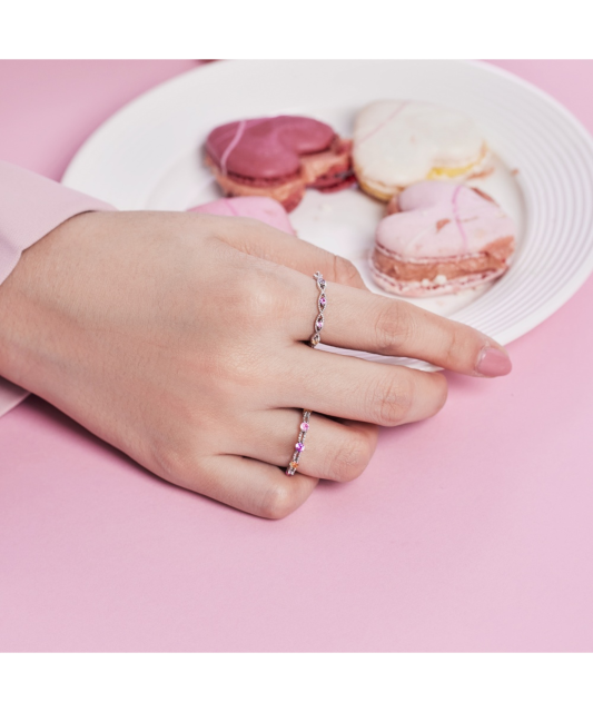 Серебряное кольцо с цирконами