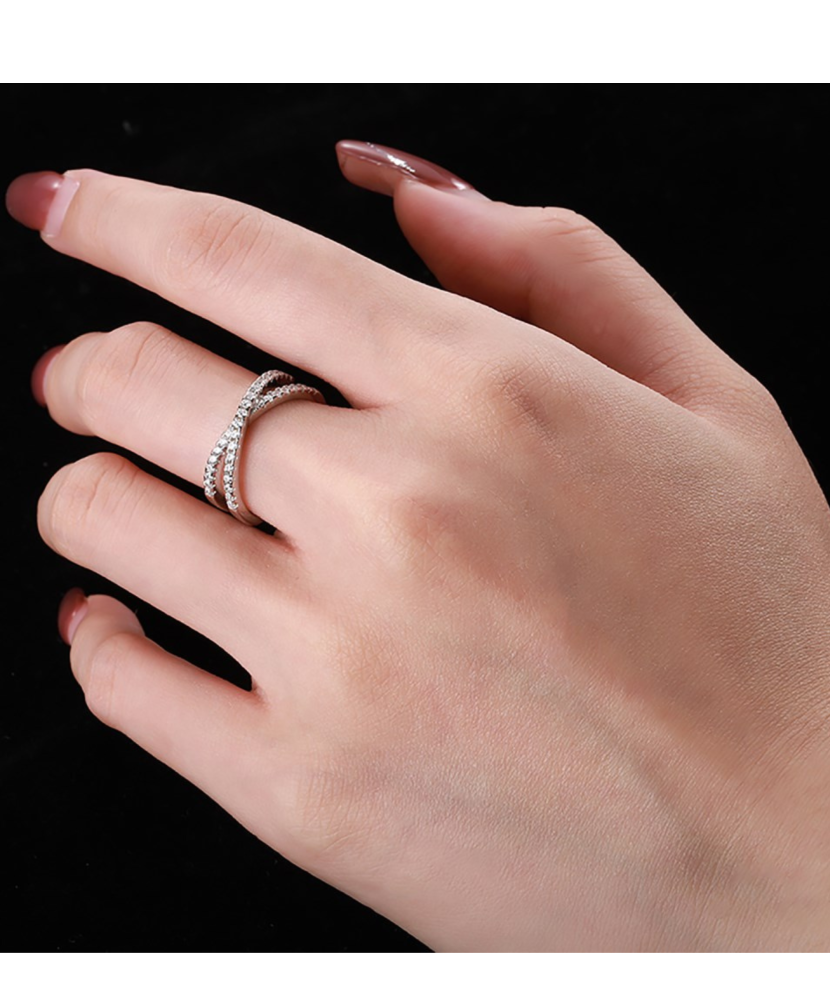 Sudraba gredzens ar cirkonijiem