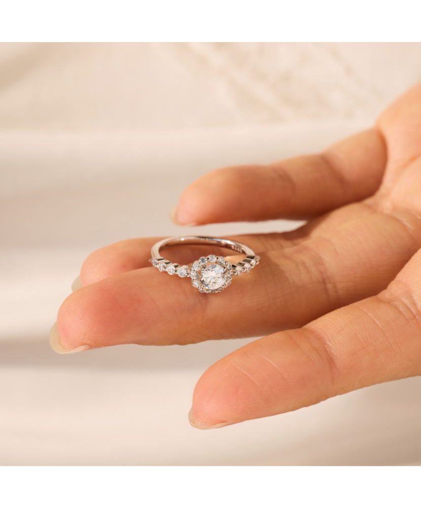 Sudraba gredzens ar cirkonijiem