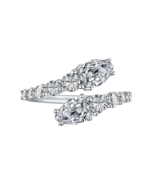 Серебряное кольцо с цирконами