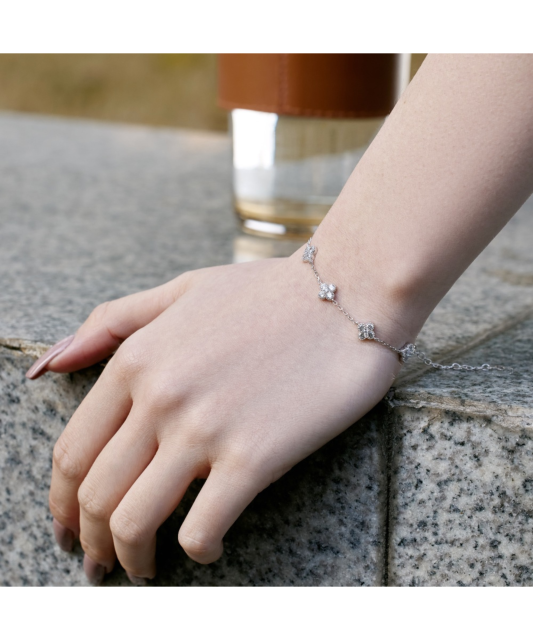 Sudraba rokassprādze ar cirkonijiem