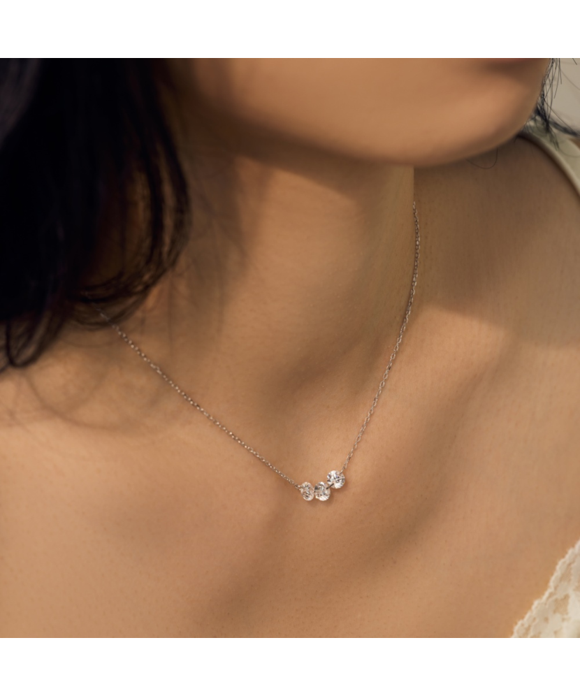 Серебряная цепочка с подвеской из циркона