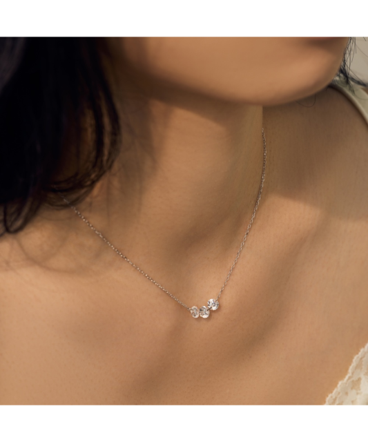 Sudraba ķēdīte ar cirkonija piekariņu