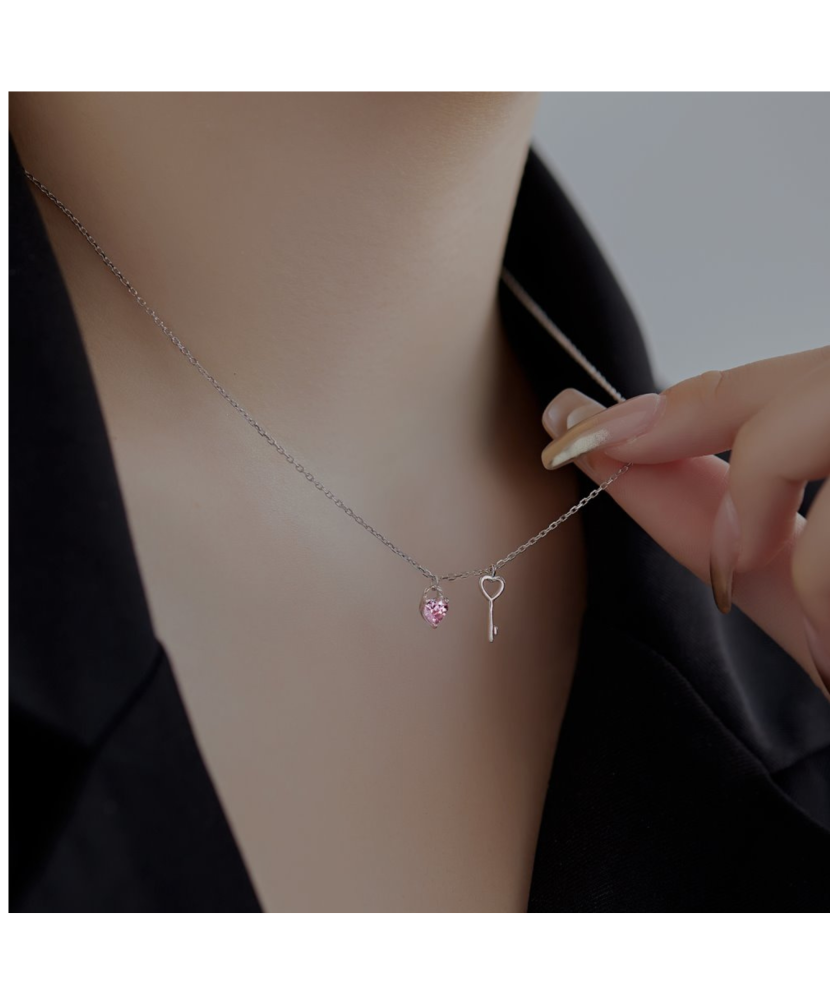 Серебряная цепочка с подвеской из циркона "Сердечко"