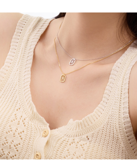 Sudraba ķēdīte ar cirkona kulonu "Burts K"