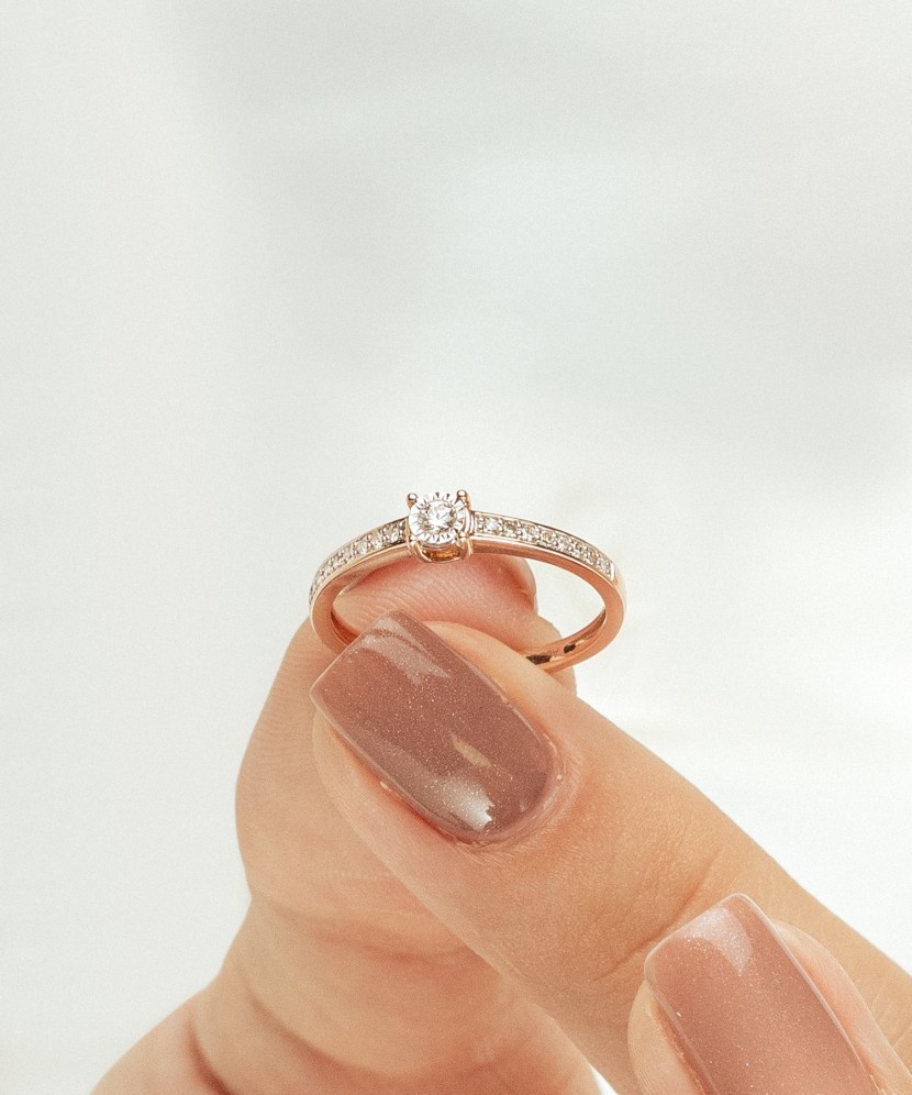 Zelta gredzens ar dimantiem