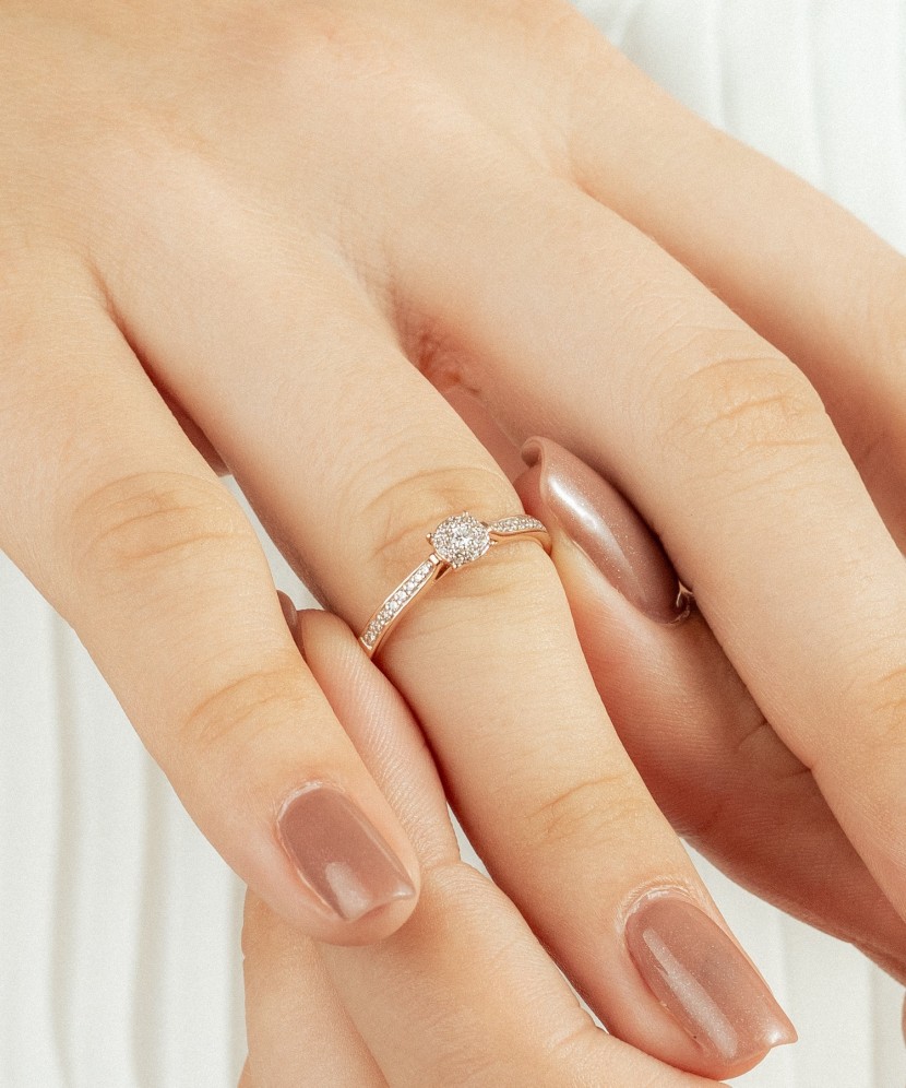 Zelta gredzens ar dimantiem