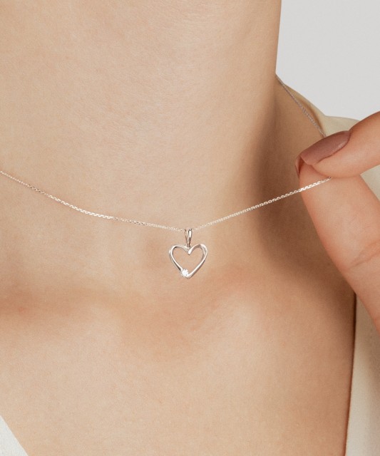 Baltā zelta kulons ar dimantiem "Sirds"