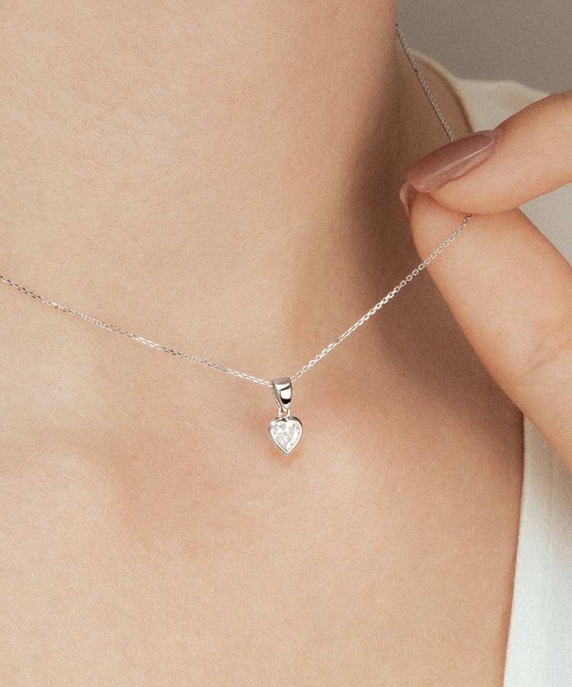 Baltā zelta piekariņš ar cirkoniju "Sirsniņa"