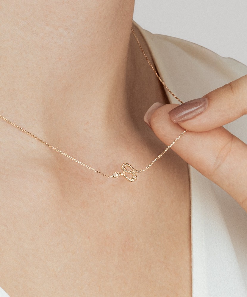 Zelta ķēdīte ar piekariņu