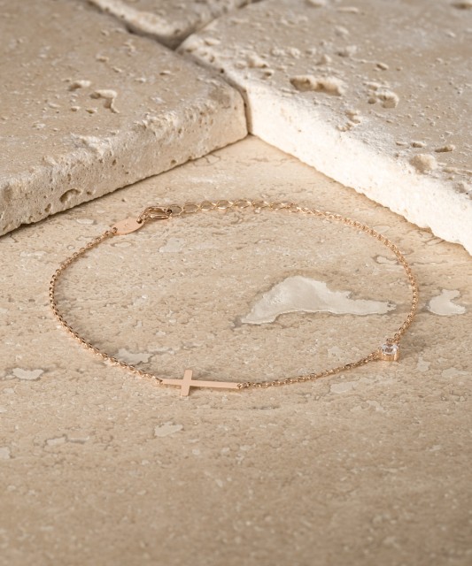 Золотой браслет с цирконом