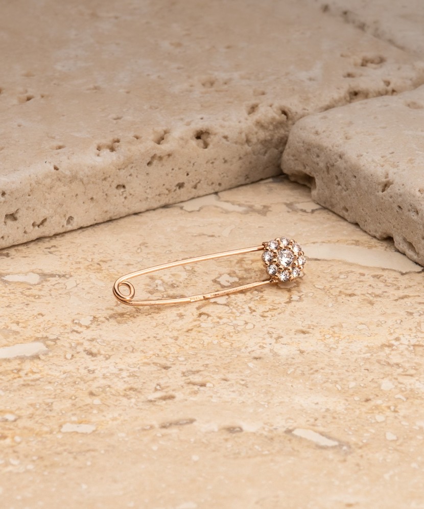 Zelta sakta ar cirkonijiem