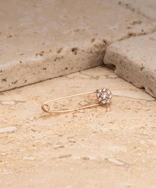 Zelta sakta ar cirkonijiem