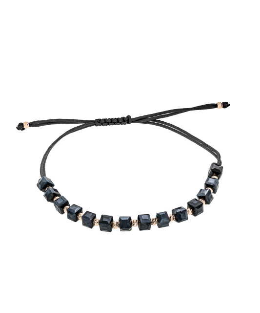 Браслет из черной нити с золотом и гематитами
