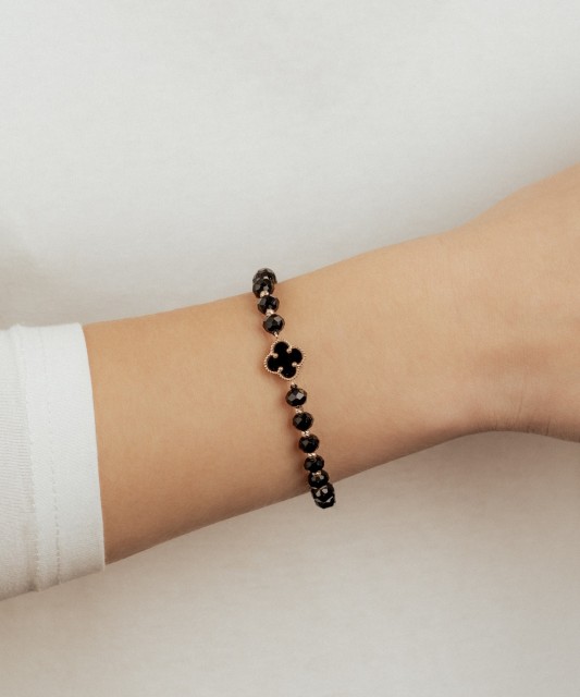 Melno Diegu Rokassrpādze Ar Zeltu Un oniksiem