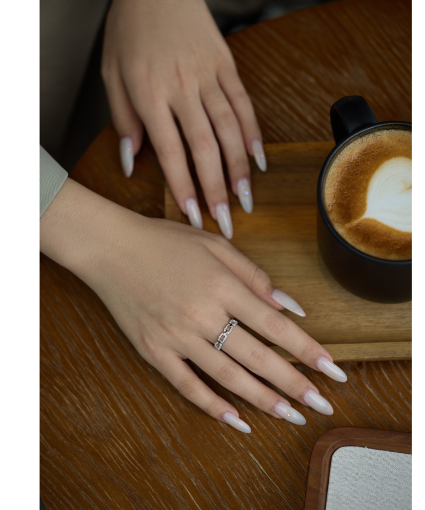 Sudraba gredzens ar cirkonijiem