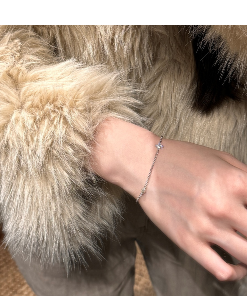 Серебряный браслет с цирконами