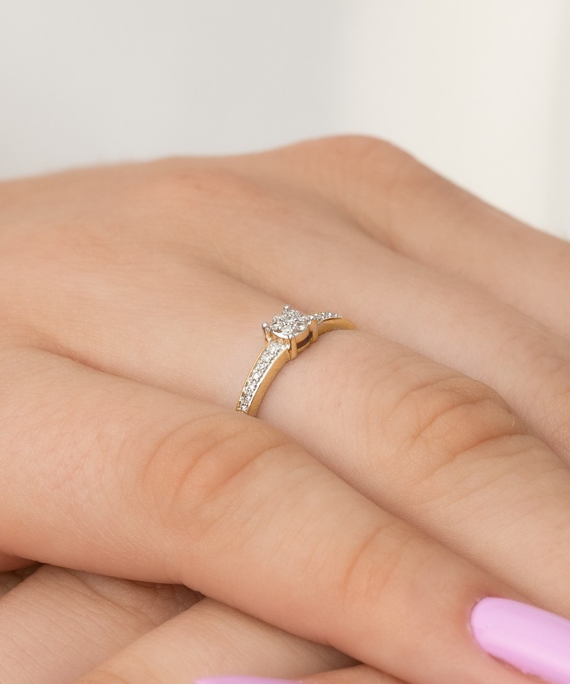 Dzeltena Zelta Gredzens Ar Dimantiem