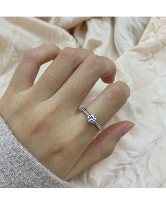 Sudraba gredzens ar cirkonijiem