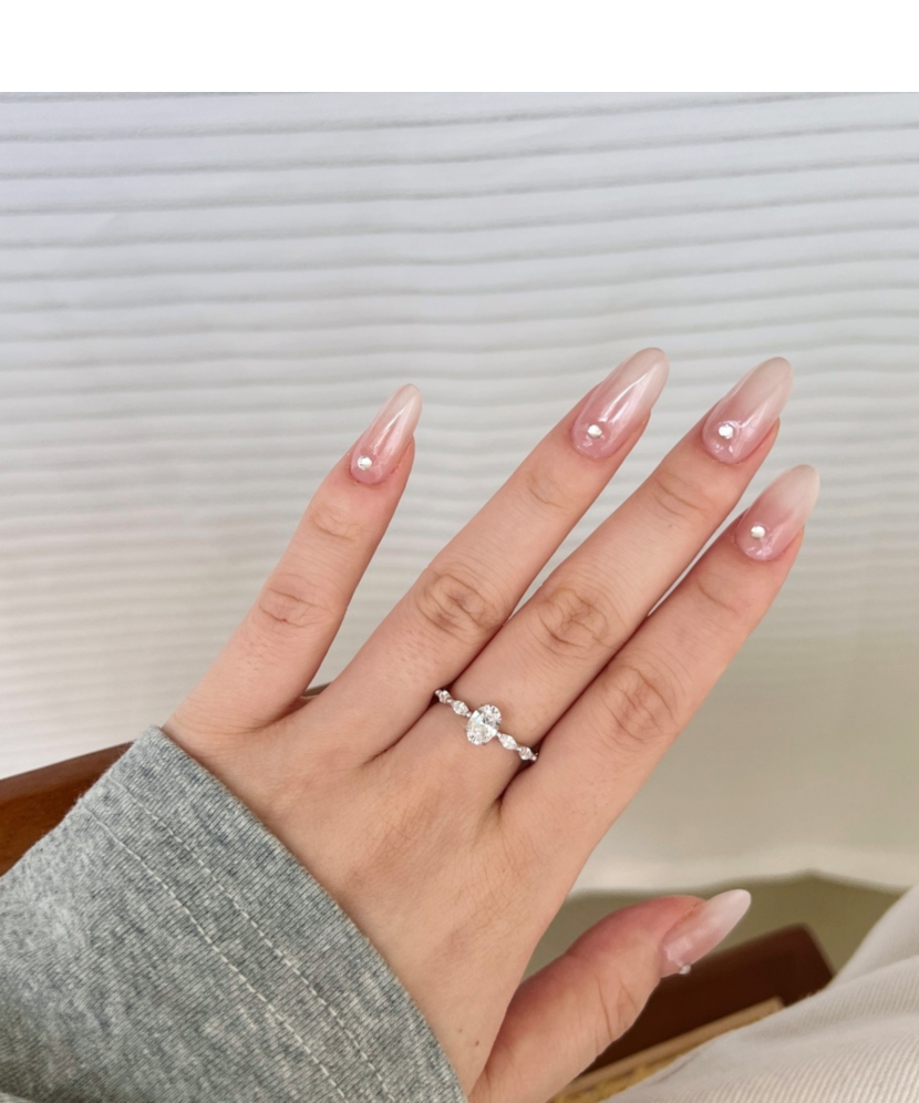 Sudraba gredzens ar cirkonijiem