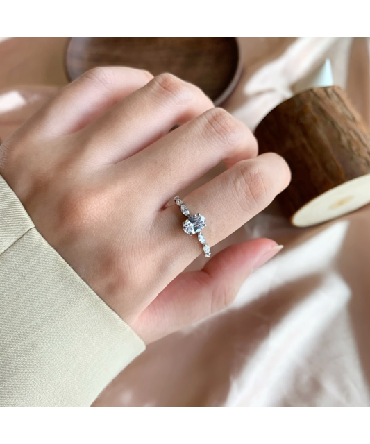 Sudraba gredzens ar cirkonijiem