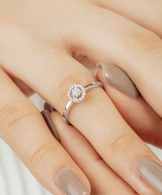 Кольцо из белого золота с бриллиантами