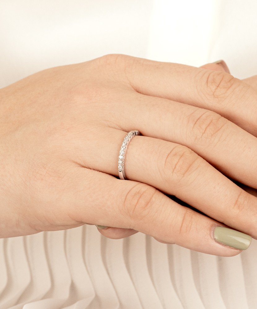 Baltā zelta gredzens ar briljantiem (0.22ct)