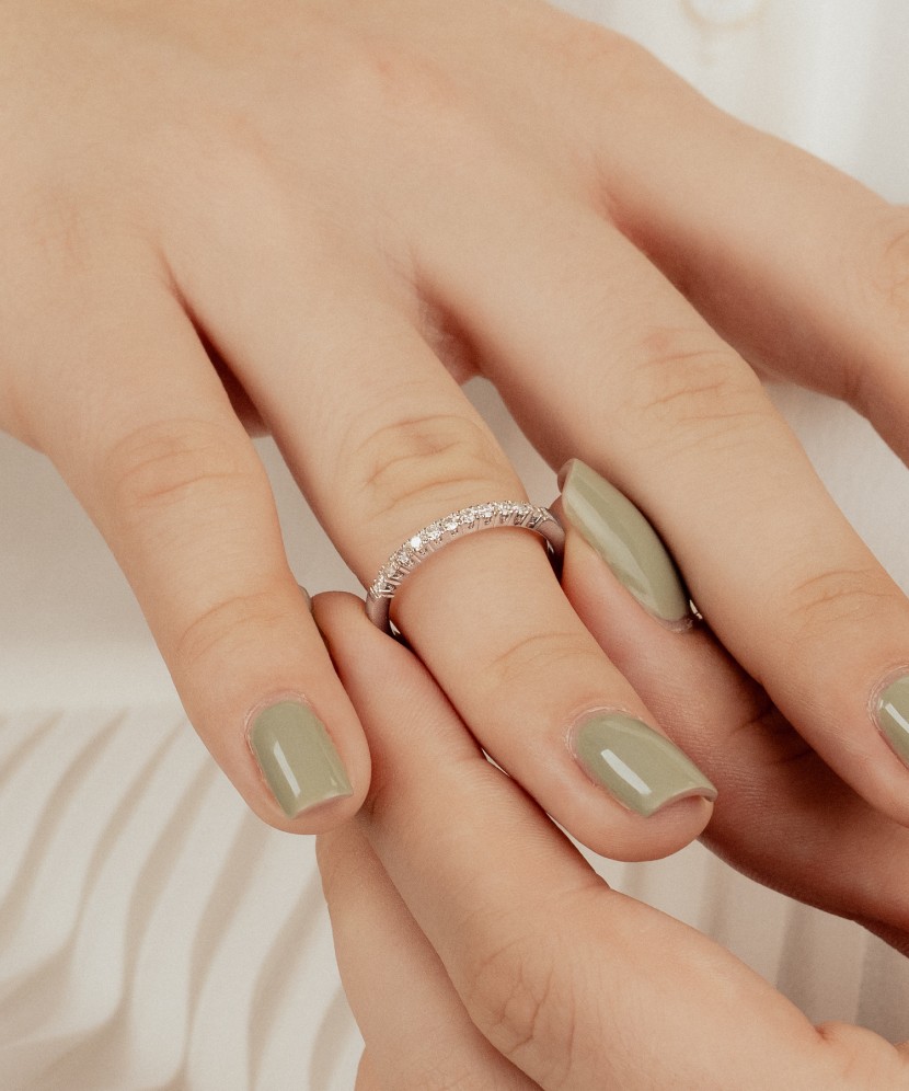 Baltā zelta gredzens ar briljantiem (0.22ct)