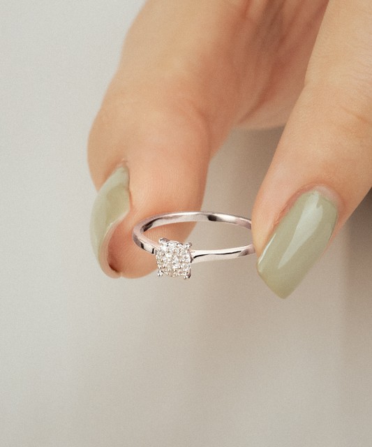 Baltā zelta gredzens ar briljantiem